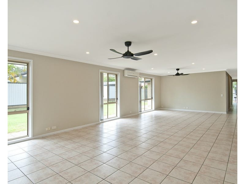 34 Barrs Avenue, Oxenford QLD 4210