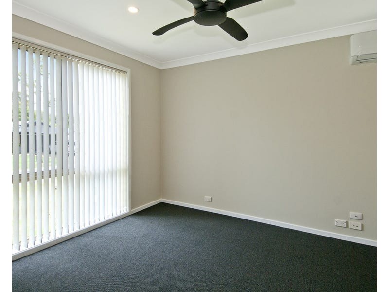 34 Barrs Avenue, Oxenford QLD 4210