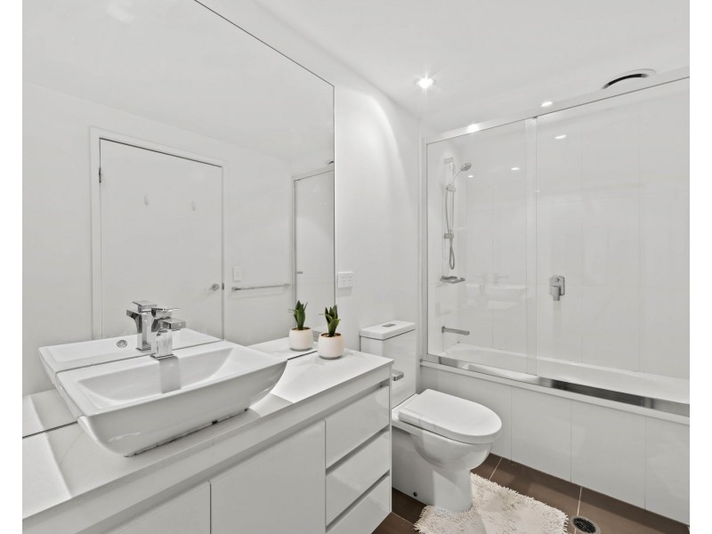 206/43 Harbour Town Drive, Biggera Waters QLD 4216