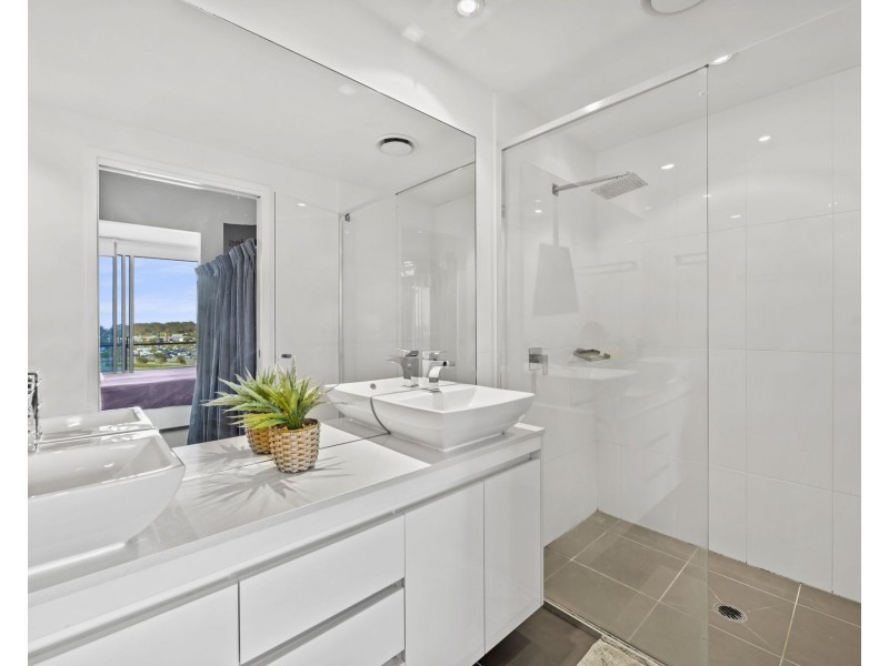 206/43 Harbour Town Drive, Biggera Waters QLD 4216