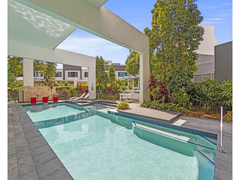 206/43 Harbour Town Drive, Biggera Waters QLD 4216