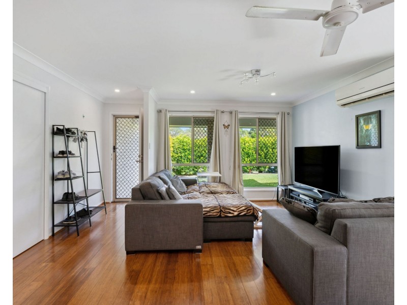 3 Lennox Street, Pacific Pines QLD 4211