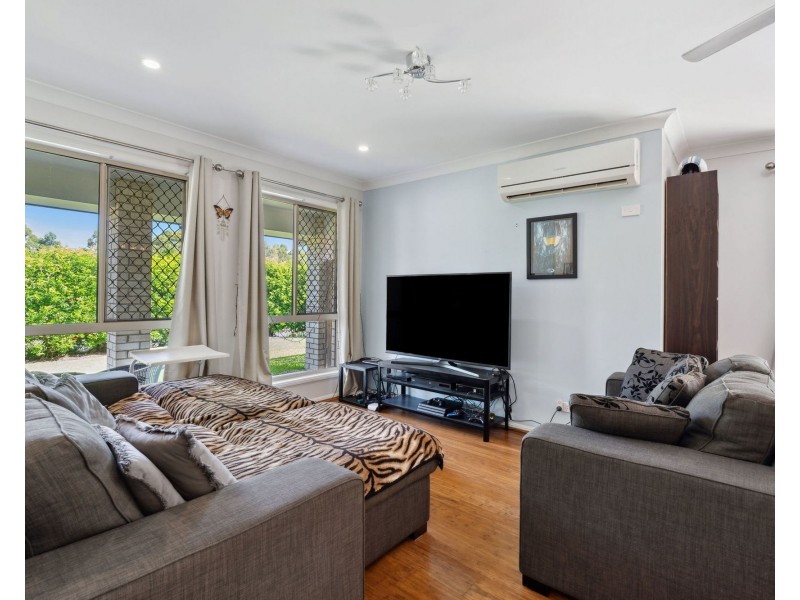 3 Lennox Street, Pacific Pines QLD 4211