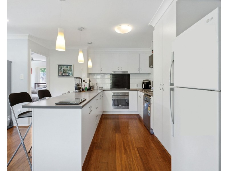 3 Lennox Street, Pacific Pines QLD 4211