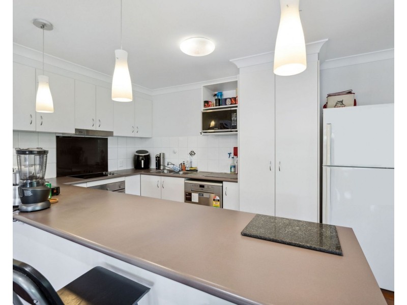 3 Lennox Street, Pacific Pines QLD 4211