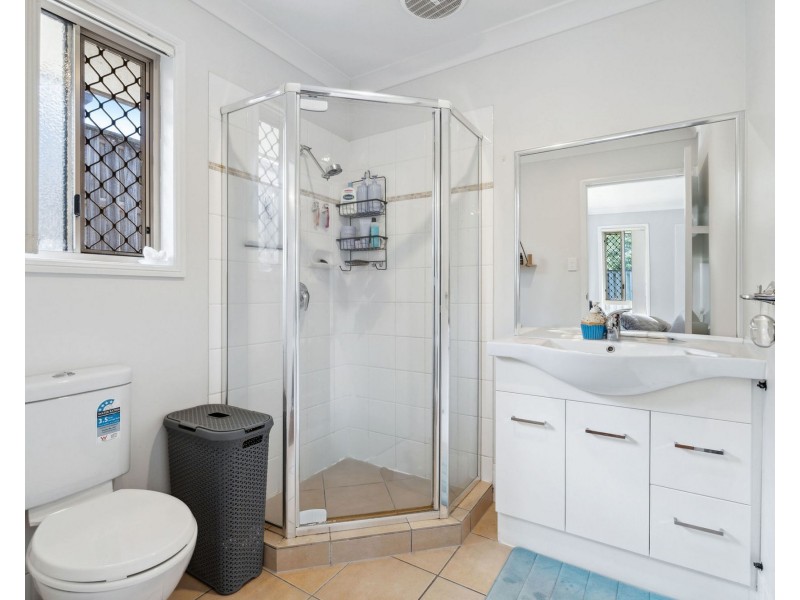 3 Lennox Street, Pacific Pines QLD 4211