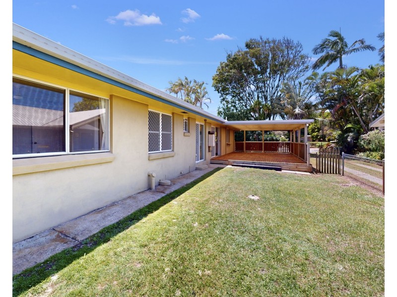 12 Sandpiper Street, Beachmere QLD 4510