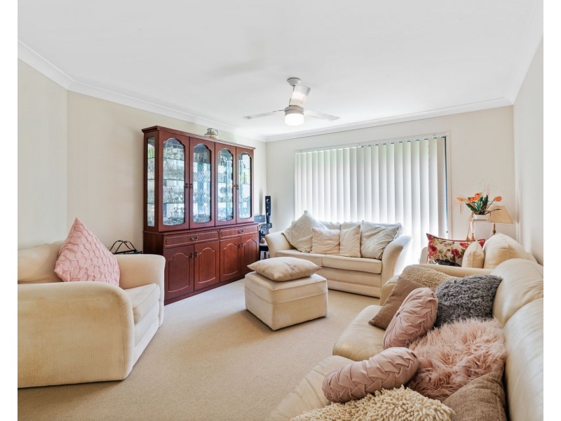 6 Stokes Street, Pacific Pines QLD 4211