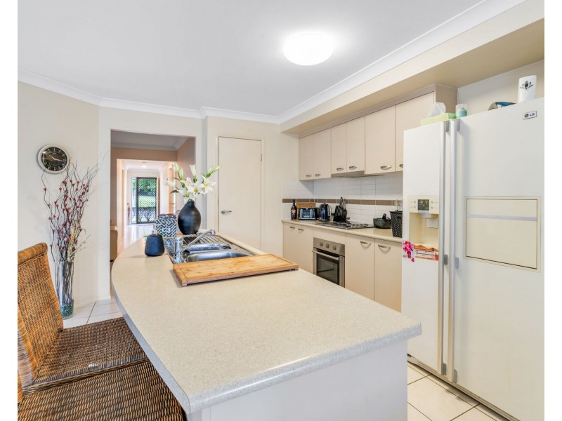 6 Stokes Street, Pacific Pines QLD 4211