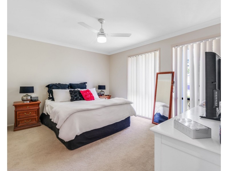 6 Stokes Street, Pacific Pines QLD 4211