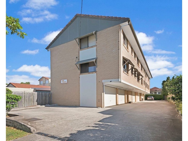 2/75 Dobson Street, Ascot QLD 4359