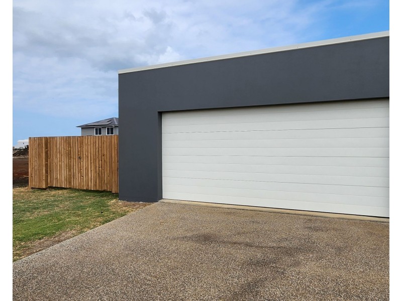 11 Fraser Avenue, Innes Park QLD 4670