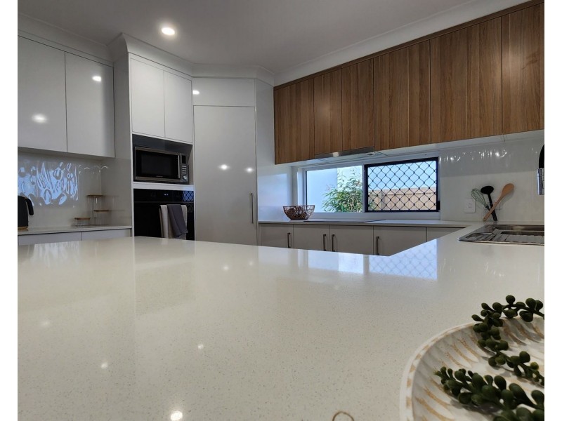 11 Fraser Avenue, Innes Park QLD 4670