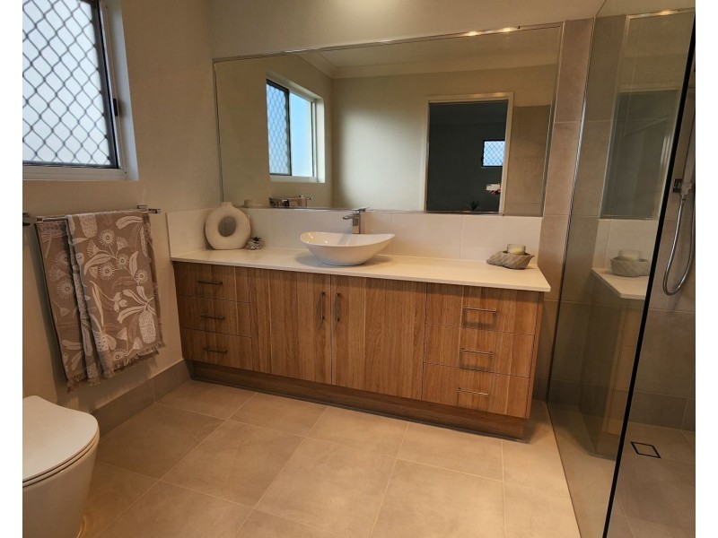 11 Fraser Avenue, Innes Park QLD 4670