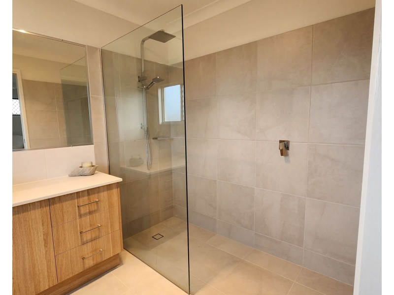 11 Fraser Avenue, Innes Park QLD 4670