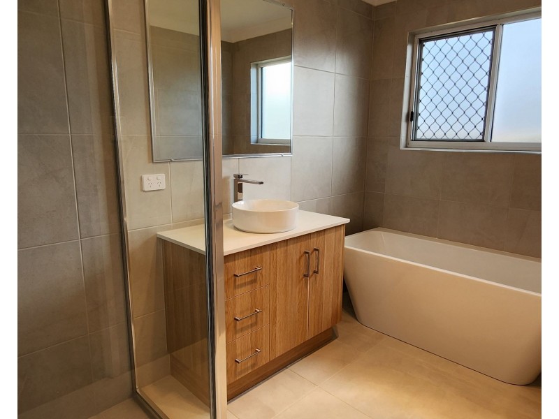 11 Fraser Avenue, Innes Park QLD 4670