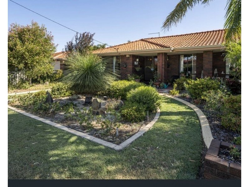 53 Linden Way, Forrestfield WA 6058