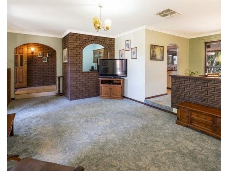 53 Linden Way, Forrestfield WA 6058