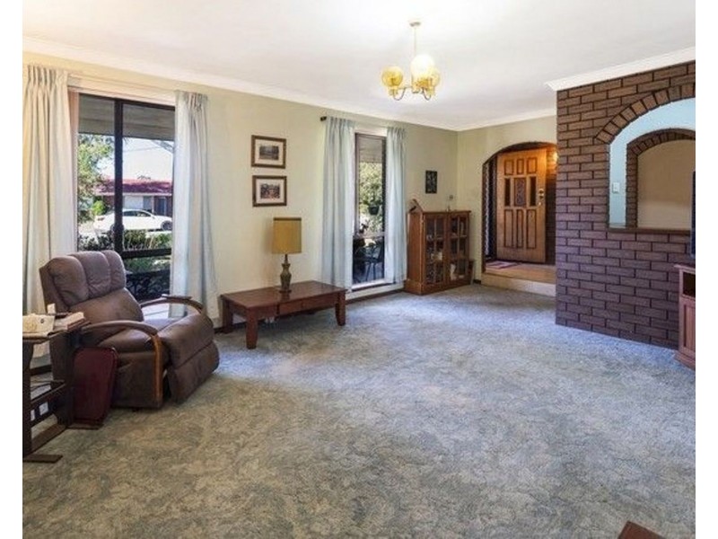 53 Linden Way, Forrestfield WA 6058