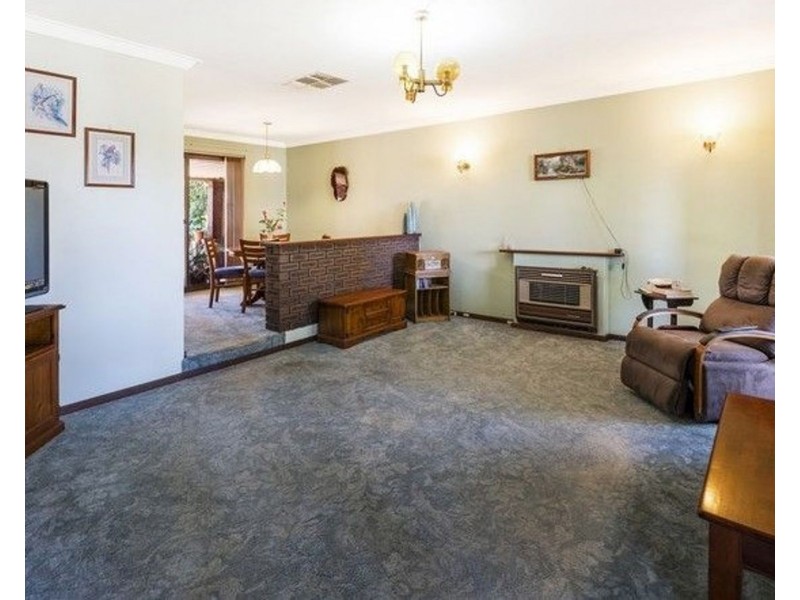 53 Linden Way, Forrestfield WA 6058