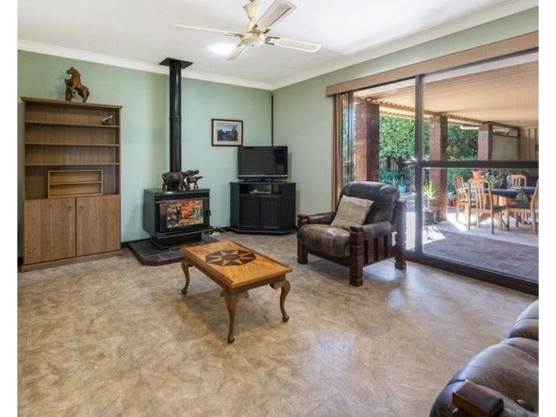 53 Linden Way, Forrestfield WA 6058