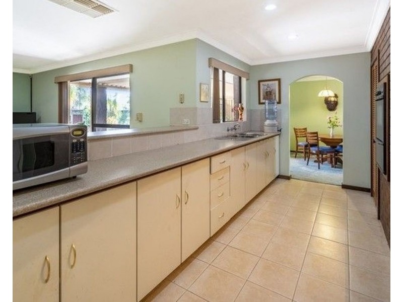 53 Linden Way, Forrestfield WA 6058