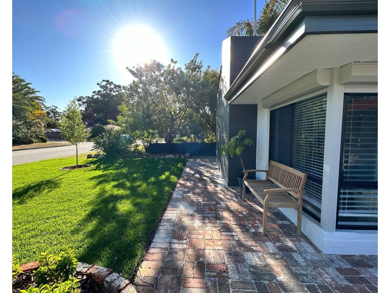 6 Dellwood Lane, Ballajura WA 6066
