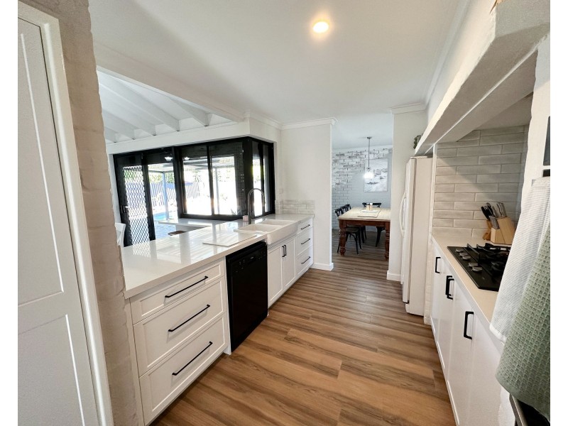 6 Dellwood Lane, Ballajura WA 6066