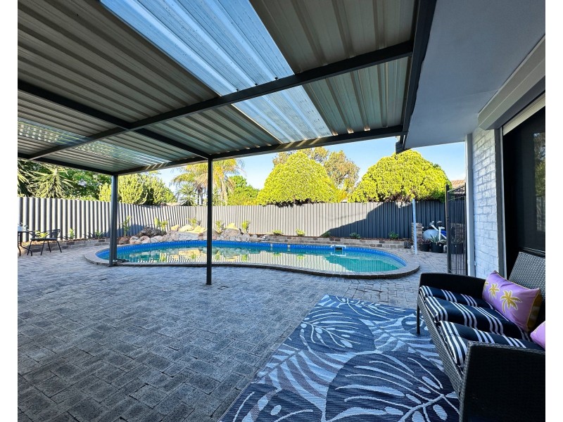 6 Dellwood Lane, Ballajura WA 6066