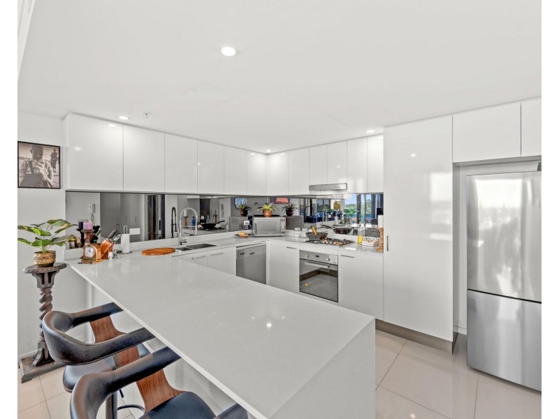 1405/5 Harbour Side court, Biggera Waters QLD 4216