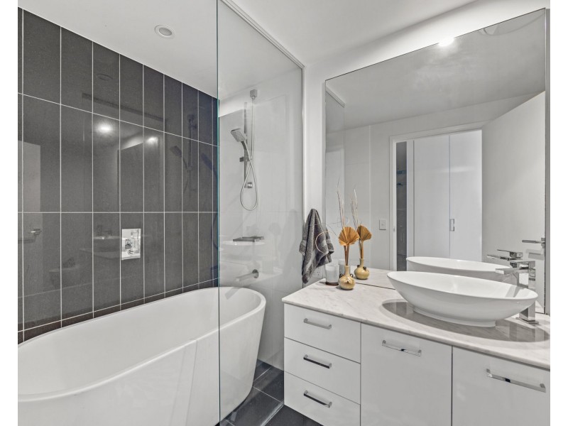 1405/5 Harbour Side court, Biggera Waters QLD 4216