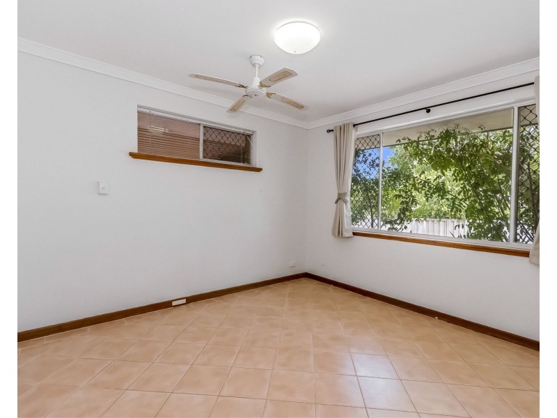 16 Radford Place, Safety Bay WA 6169