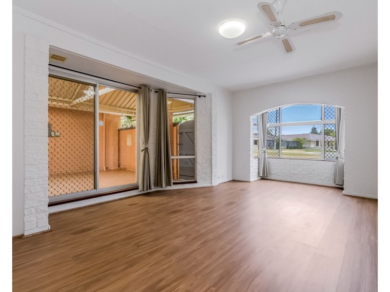 16 Radford Place, Safety Bay WA 6169