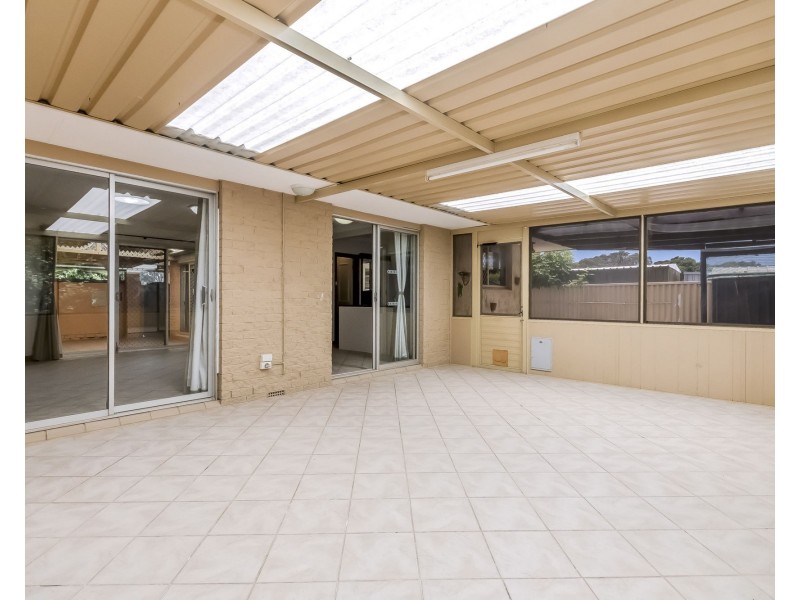 16 Radford Place, Safety Bay WA 6169