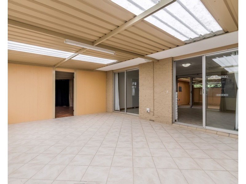 16 Radford Place, Safety Bay WA 6169