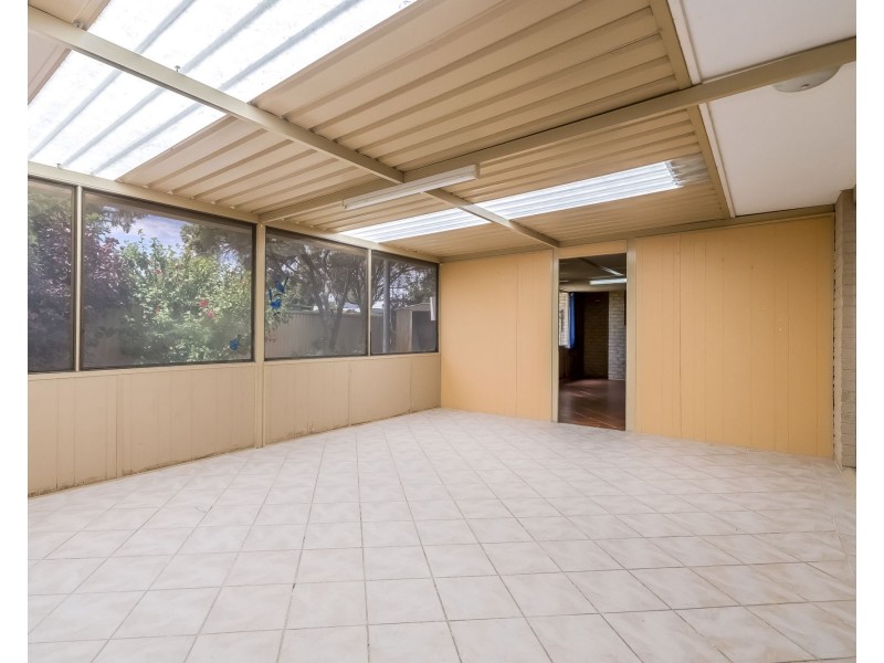 16 Radford Place, Safety Bay WA 6169