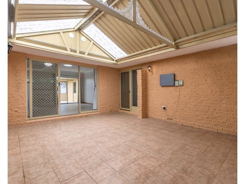 16 Radford Place, Safety Bay WA 6169