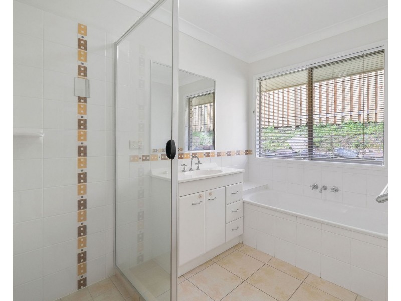 5 Wellers Street, Pacific Pines QLD 4211