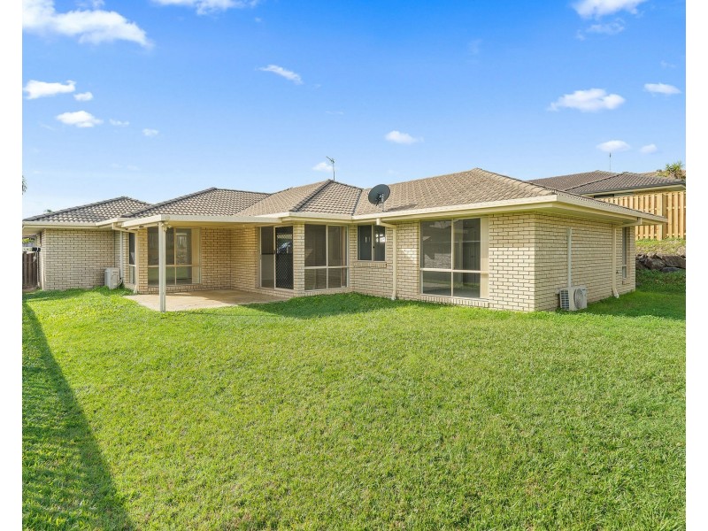 5 Wellers Street, Pacific Pines QLD 4211