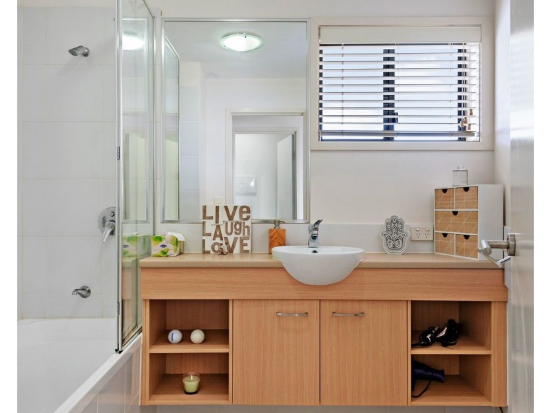 64/10 Grand Parade, Parrearra QLD 4575