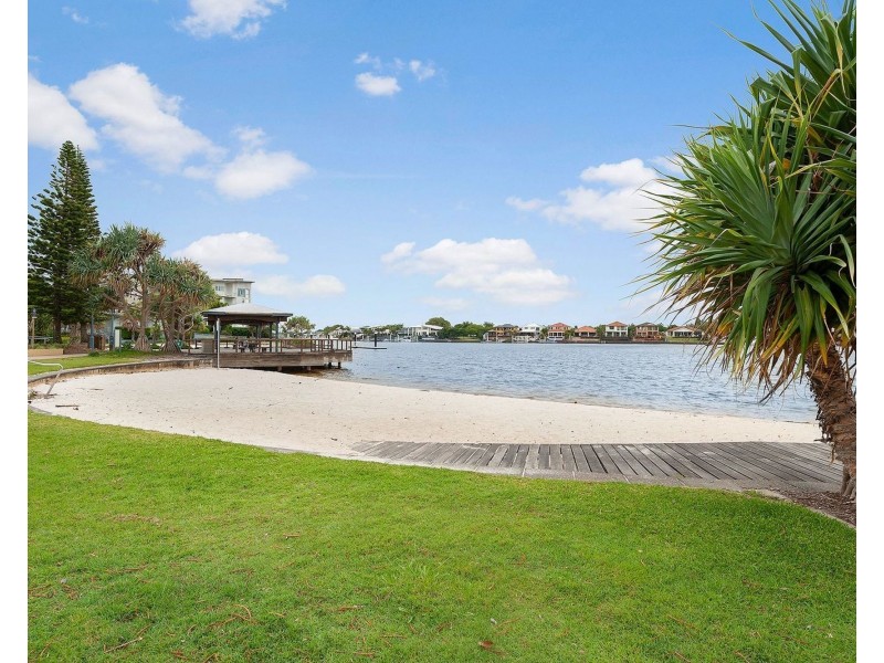 64/10 Grand Parade, Parrearra QLD 4575