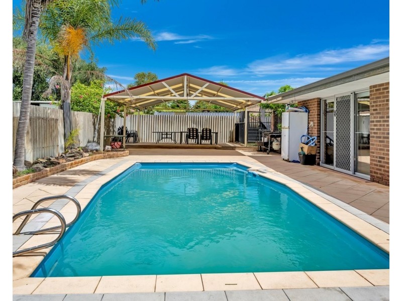 14 Kingsbridge Road, Warnbro WA 6169
