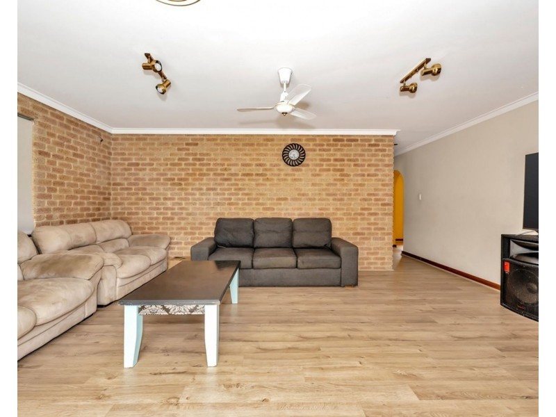 14 Kingsbridge Road, Warnbro WA 6169