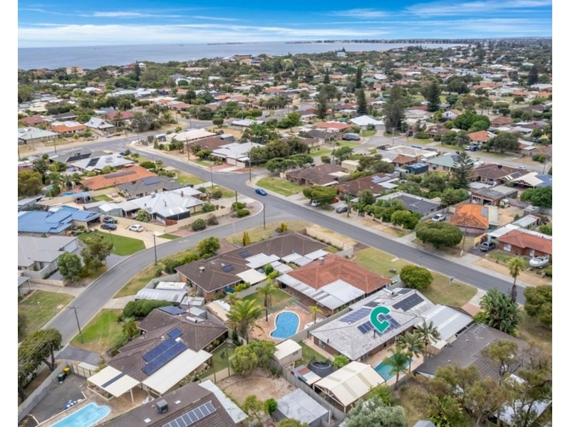 14 Kingsbridge Road, Warnbro WA 6169