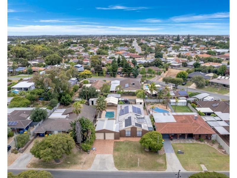 14 Kingsbridge Road, Warnbro WA 6169