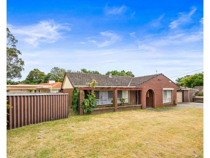 17 Banksia Road, Camillo WA 6111