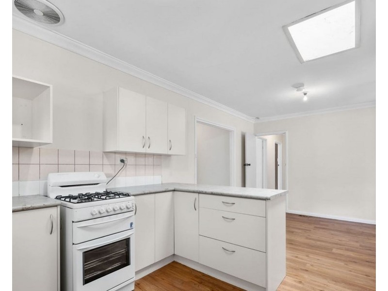 17 Banksia Road, Camillo WA 6111