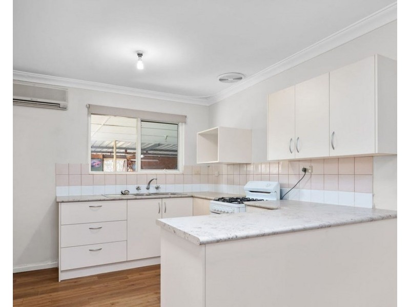 17 Banksia Road, Camillo WA 6111