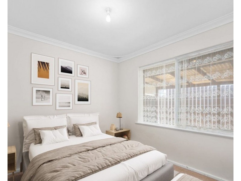 17 Banksia Road, Camillo WA 6111