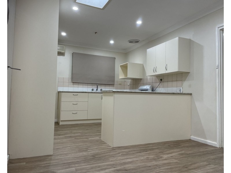 17 Banksia Road, Camillo WA 6111